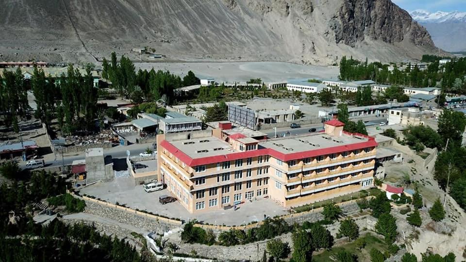 Prado Tz Rent a Car Skardu